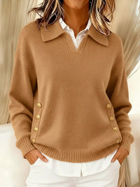 Vynette™ | Pullover mit V-Ausschnitt und goldenen Zierknöpfen