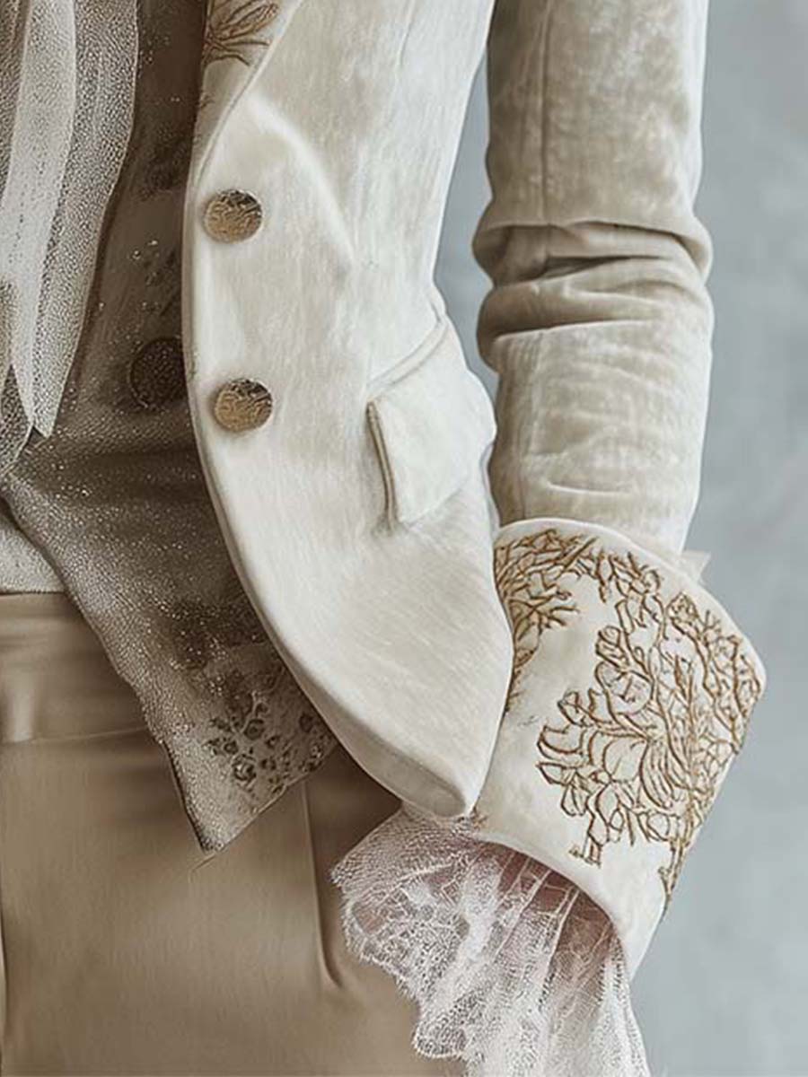 Constance™ Blazer – Detail Knöpfe, Pattentasche und Ärmelaufschlag