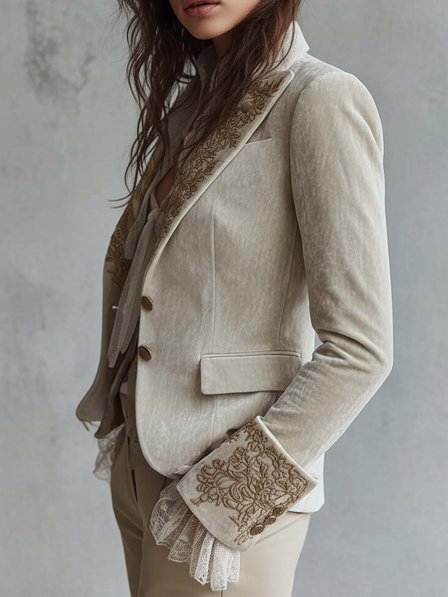 Constance™ Blazer in Elfenbein – schräge Vorderansicht