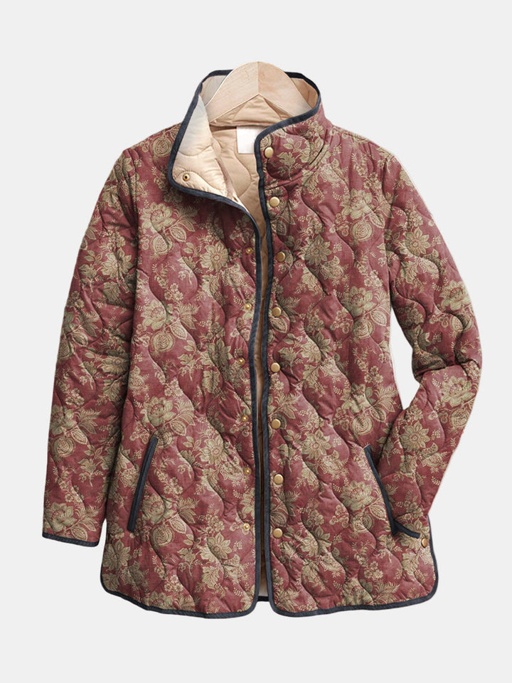 Sophie™ Steppjacke mit Damastmuster in Bordeaux und Gold, Vorderansicht