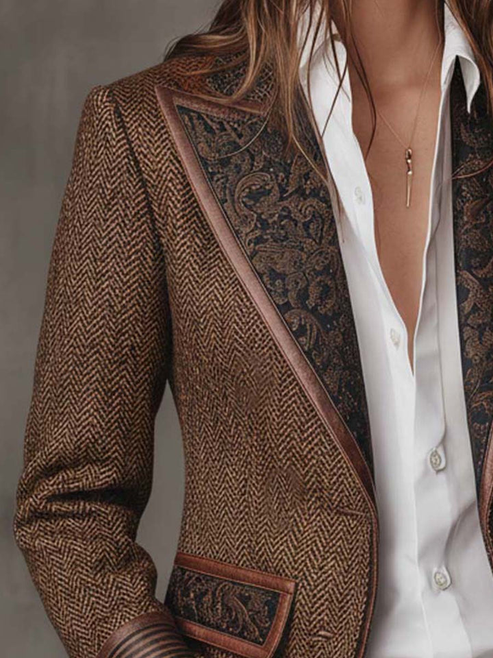 Gisèle™ Blazer – Detail Revers mit Paisley-Einsatz und kupferfarbener Paspel