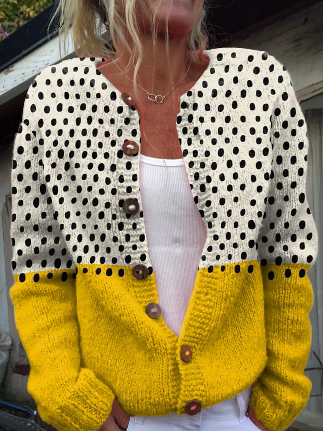 Junella™ Strickjacke im Colourblock aus Creme mit Punkten und Senfgelb
