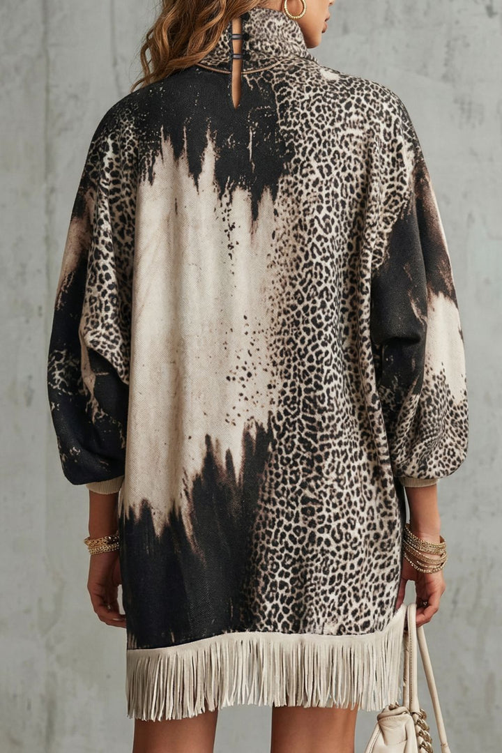 Solenne Minikleid mit Leopardendruck – Rückansicht mit Fransensaum
