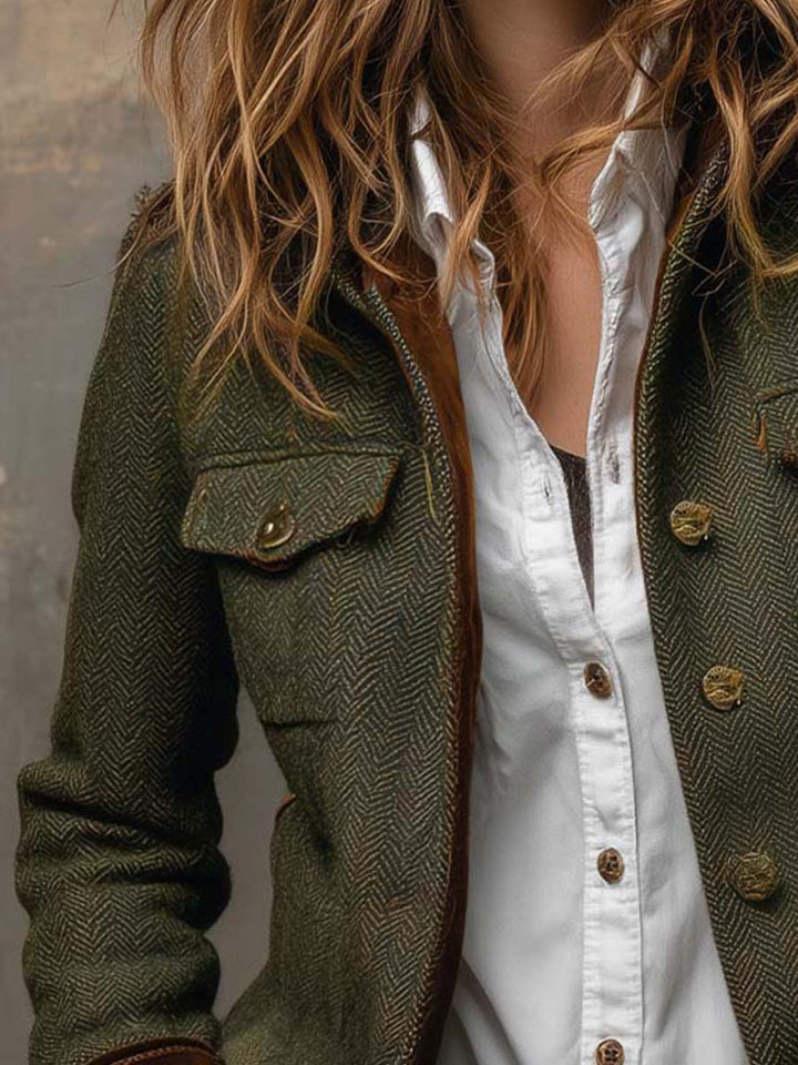 Honorine™ Jacke – Detail Brusttaschen und Kontrastbesatz