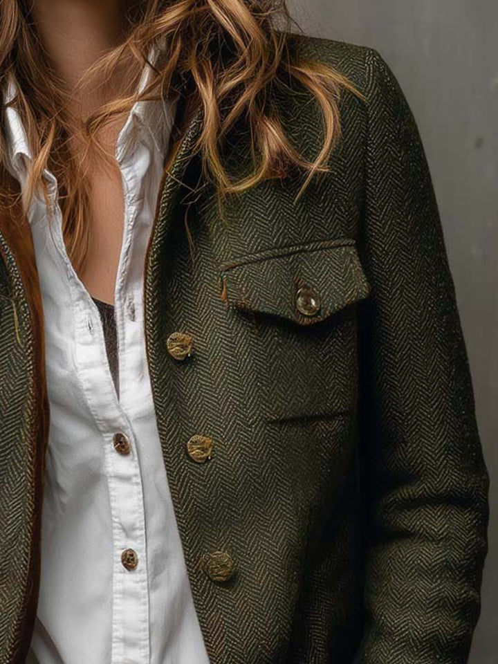 Honorine™ Jacke – Detail Knöpfe und Brusttasche