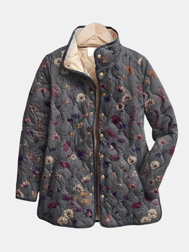 Nadine™ Steppjacke in Grau mit Trockenblumen-Print, Vorderansicht