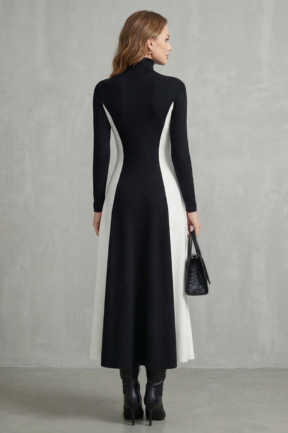 Mariveille Rollkragenkleid in Schwarz und Weiß, Rückansicht