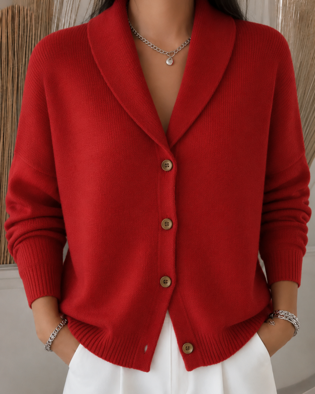 Sienna™ Strickjacke in Rot, am Model