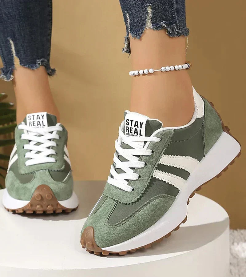 Simone™ Retro-Sneaker in Salbeigrün mit cremefarbenen Streifen