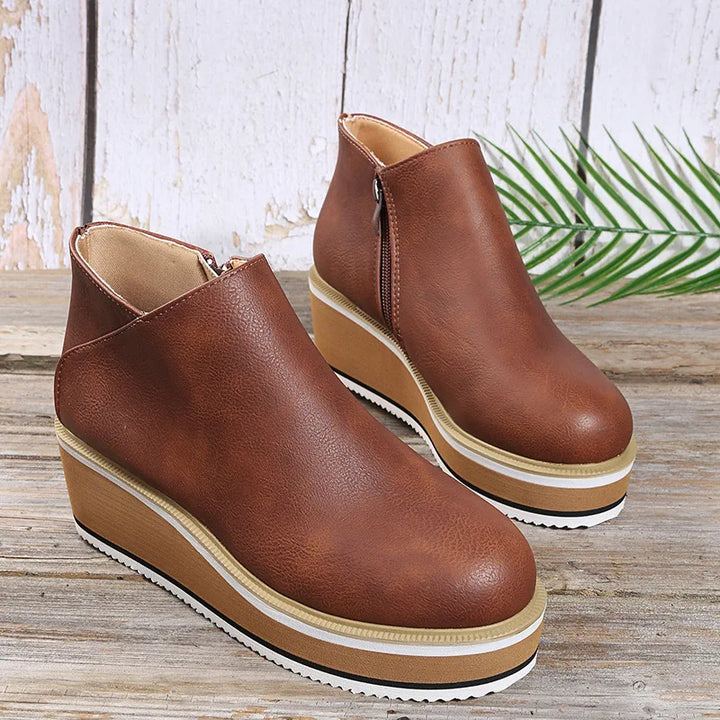 Coralie™ Keil-Stiefeletten in Dunkelbraun mit seitlichem Reißverschluss