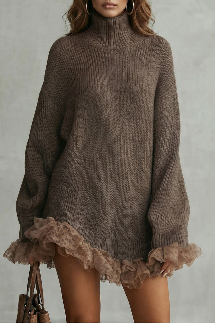Morvelle Strickkleid in Mokka, Vorderansicht mit Rollkragen und Tüllvolant