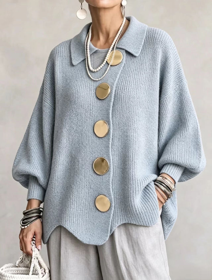 Isadora Oversize-Cardigan mit goldfarbenen Knöpfen in Hellblau
