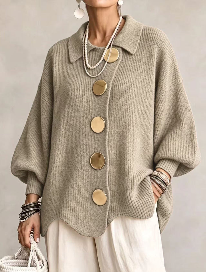 Isadora Oversize-Cardigan mit goldfarbenen Knöpfen in Sand