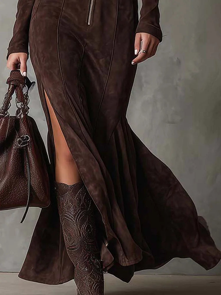Chelsea Maxikleid in Braun, Detailansicht von Rock und hohem Schlitz