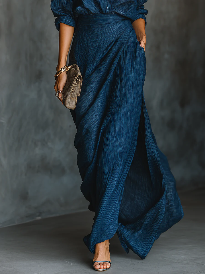 Céleste zweiteiliges Set in Blau, Detail der Hemdbluse
