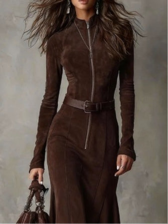 Willow Midikleid in Braun – Oberteil mit schmalem Stehkragen und langen Ärmeln